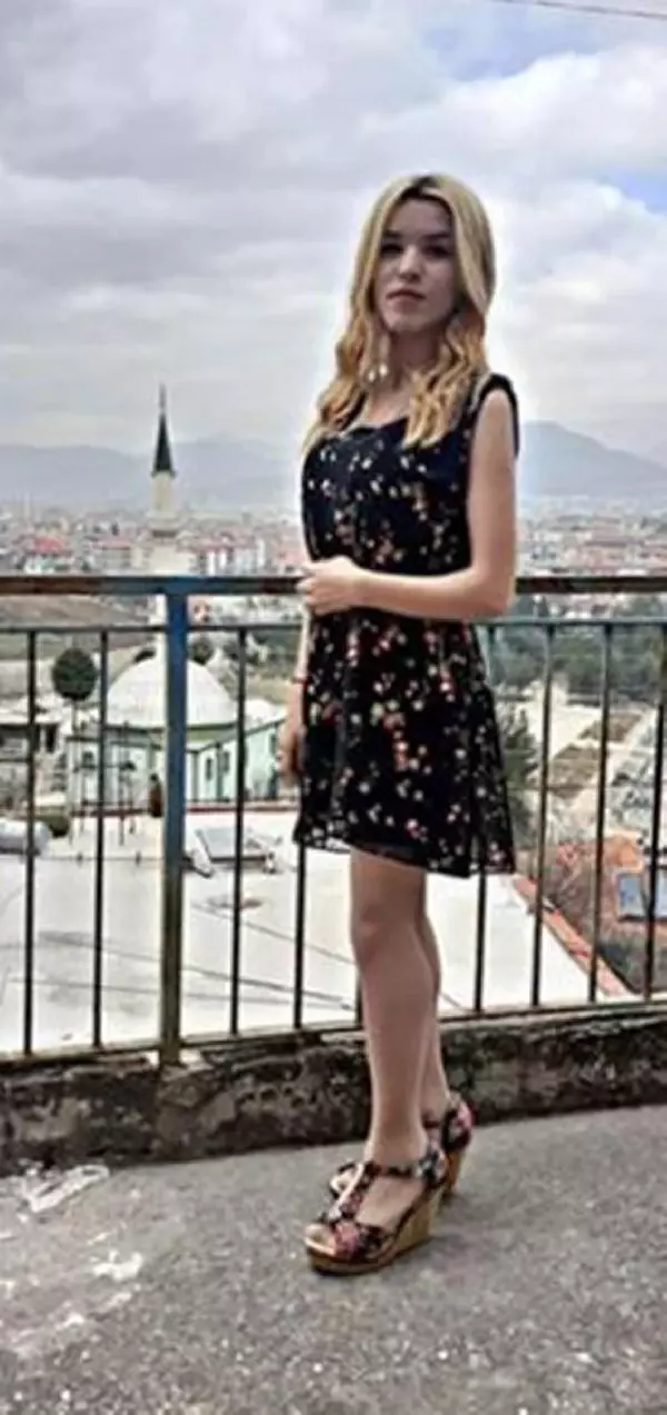 Erkek arkadaşı tarafından boğazı kesilerek öldürülen genç kızın son görüntüleri ortaya çıktı Erkek arkadaşı tarafından boğazı kesilerek öldürülen genç kızın son görüntüleri ortaya çıktı
