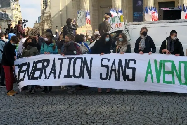 Son dakika haber... Fransa'da çevreci öğrencilerden küreselleşme karşıtı protesto Son dakika haber... Fransa'da çevreci öğrencilerden küreselleşme karşıtı protesto