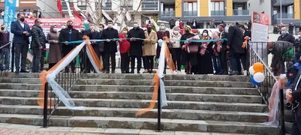 Hayatını kaybeden sağlık çalışanlarının isimleri 21 parkta yaşatılıyor Hayatını kaybeden sağlık çalışanlarının isimleri 21 parkta yaşatılıyor