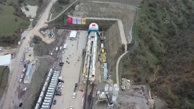 İzmir-Afyonkarahisar-Ankara YHT Projesi Eşme-Salihli Kesimi T1 Tüneli için kazı çalışmaları başladı İzmir-Afyonkarahisar-Ankara YHT Projesi Eşme-Salihli Kesimi T1 Tüneli için kazı çalışmaları başladı