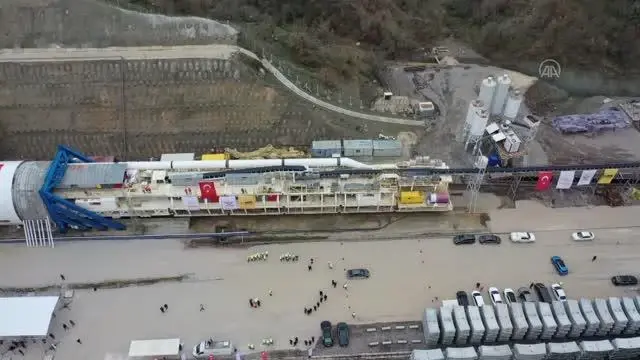 İzmir-Afyonkarahisar-Ankara YHT Projesi Eşme-Salihli Kesimi T1 Tüneli için kazı çalışmaları başladı İzmir-Afyonkarahisar-Ankara YHT Projesi Eşme-Salihli Kesimi T1 Tüneli için kazı çalışmaları başladı