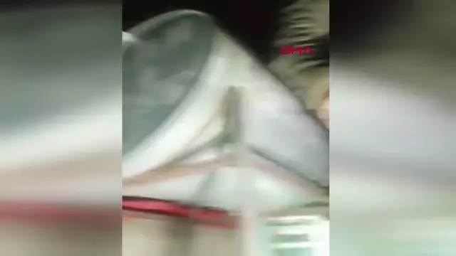 Kameradan baskını gördüler, terasta saklanırken yakalandılar Kameradan baskını gördüler, terasta saklanırken yakalandılar