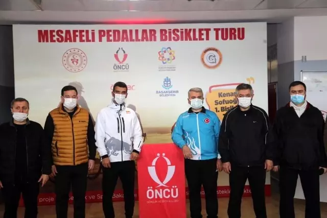Kenan Sofuoğlu'ndan bisikletle tek teker şovu