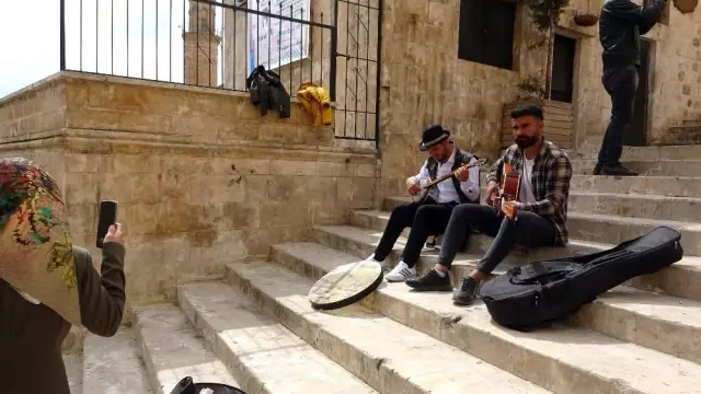 - Mardin'de hafta sonu turist yoğunluğu