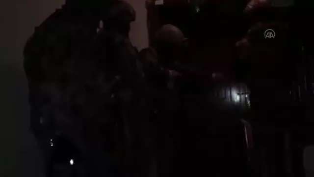 Nevruz öncesi eylem hazırlığında olan 7 şüpheli gözaltına alındı Nevruz öncesi eylem hazırlığında olan 7 şüpheli gözaltına alındı