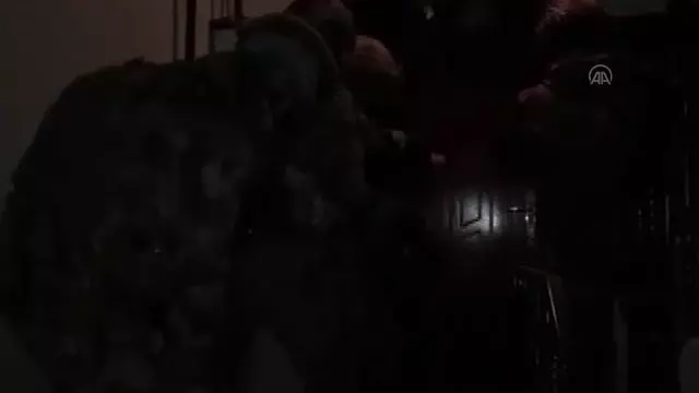 Nevruz öncesi eylem hazırlığında olan 7 şüpheli gözaltına alındı Nevruz öncesi eylem hazırlığında olan 7 şüpheli gözaltına alındı