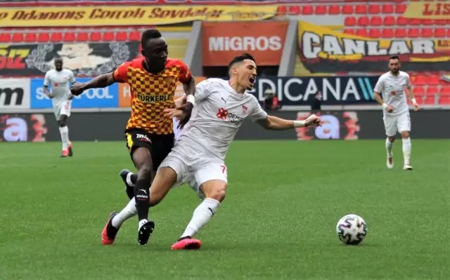 Süper Lig: Göztepe: 3 - D.G. Sivasspor: 5 (Maç sonucu) Süper Lig: Göztepe: 3 - D.G. Sivasspor: 5 (Maç sonucu)
