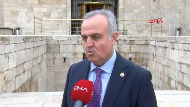 Uçakta bebeğin hayatını kurtaran doktor vekil, 2 hastaya daha müdahale etmiş Uçakta bebeğin hayatını kurtaran doktor vekil, 2 hastaya daha müdahale etmiş