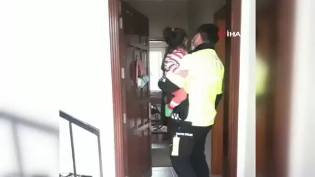 Son Dakika | 2 yaşındaki çocuk, polisin dikkati sayesinde kurtuldu Son Dakika | 2 yaşındaki çocuk, polisin dikkati sayesinde kurtuldu