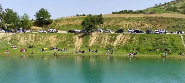 Adanalılar hafta sonu piknik alanlarına akın etti Adanalılar hafta sonu piknik alanlarına akın etti