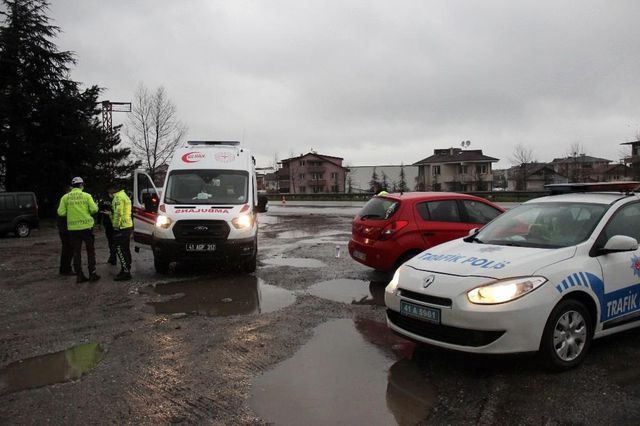 alkollu direksiyona gecince kaza yapti 1 yara 4 14010330 o