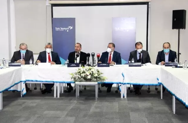 Son dakika... Bakan Yardımcısı Sayan: 'Fiber ağ uzunluğumuz 330 bin kilometreyi aştı' Son dakika... Bakan Yardımcısı Sayan: 'Fiber ağ uzunluğumuz 330 bin kilometreyi aştı'