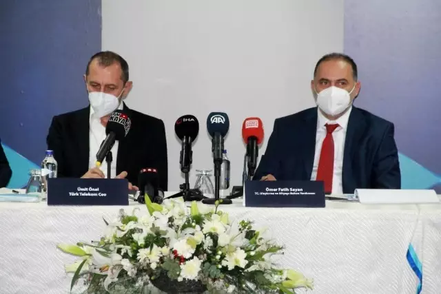 Son dakika... Bakan Yardımcısı Sayan: 'Fiber ağ uzunluğumuz 330 bin kilometreyi aştı' Son dakika... Bakan Yardımcısı Sayan: 'Fiber ağ uzunluğumuz 330 bin kilometreyi aştı'