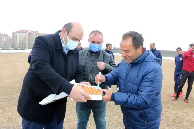 Başkan Orhan'dan Ilıca İdman Ocağı'na destek ziyareti Başkan Orhan'dan Ilıca İdman Ocağı'na destek ziyareti