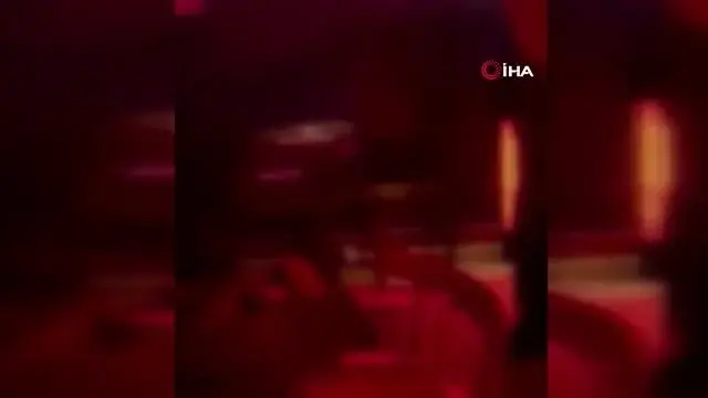 Beyoğlu'nda eğlence merkezlerine baskın: 210 bin lira ceza kesildi Beyoğlu'nda eğlence merkezlerine baskın: 210 bin lira ceza kesildi