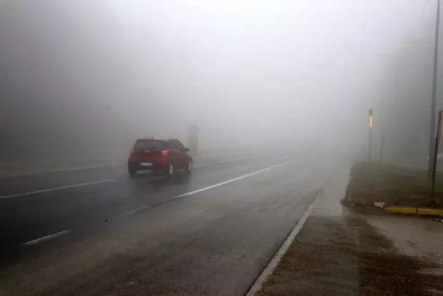 Bolu Dağı sisle kaplandı, görüş mesafesi 5 metreye kadar düştü Bolu Dağı sisle kaplandı, görüş mesafesi 5 metreye kadar düştü