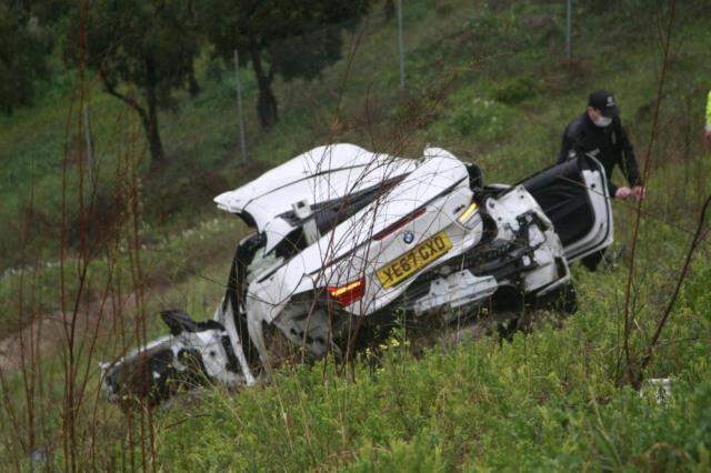 Bursa'da bariyerlere çarparak devrilen otomobilin sürücüsü feci şekilde can verdi