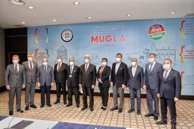 Büyükşehir başkanları toplantısında pandemi, deprem ve turizm konuşuldu Büyükşehir başkanları toplantısında pandemi, deprem ve turizm konuşuldu