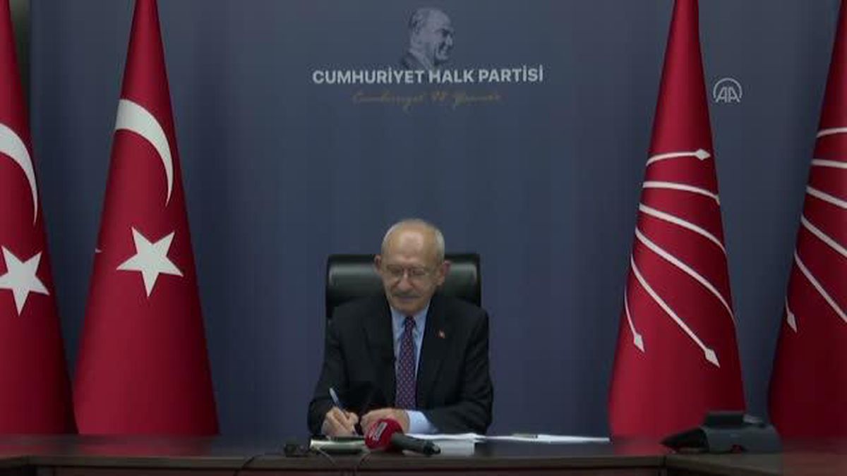 CHP Genel Başkanı Kılıçdaroğlu, down sendromlular ve aileleriyle görüştü