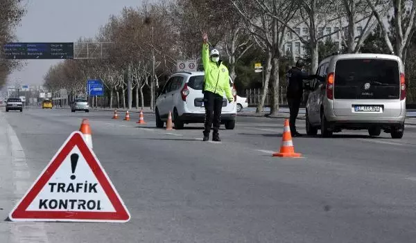 'Çok yüksek riskli' Konya'da kısıtlama denetimi 'Çok yüksek riskli' Konya'da kısıtlama denetimi