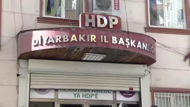 Diyarbakır anneleri oturma eylemini kararlılıkla sürdürüyor Diyarbakır anneleri oturma eylemini kararlılıkla sürdürüyor