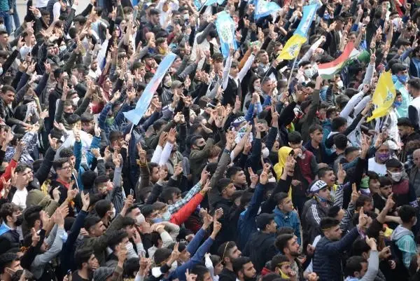 Diyarbakır'da Nevruz Bayramı kutlandı Diyarbakır'da Nevruz Bayramı kutlandı