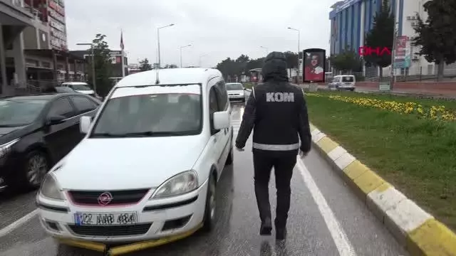 EDİRNE Edirne'de koronavirüs arttı, denetimler sıklaştırıldı EDİRNE Edirne'de koronavirüs arttı, denetimler sıklaştırıldı