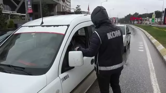 EDİRNE Edirne'de koronavirüs arttı, denetimler sıklaştırıldı EDİRNE Edirne'de koronavirüs arttı, denetimler sıklaştırıldı