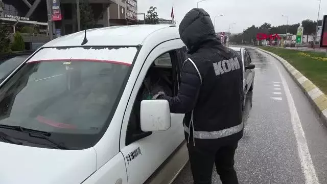 EDİRNE Edirne'de koronavirüs arttı, denetimler sıklaştırıldı EDİRNE Edirne'de koronavirüs arttı, denetimler sıklaştırıldı