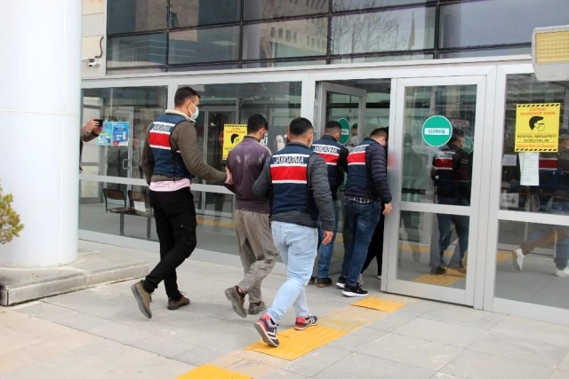 Elazığ'da hırsızlık yapıp Diyarbakır'da yakalanan 2 şüpheli tutuklandı
