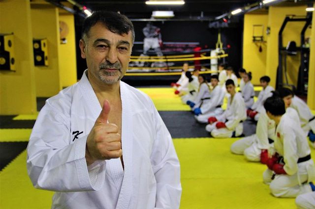 eray samdan kundakta girdigi salondan avrupa 8 14009310 o