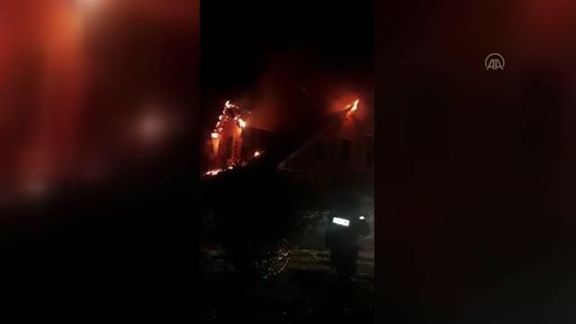 eski belediye baskaninin villasinin catisinda 2 14009084 o