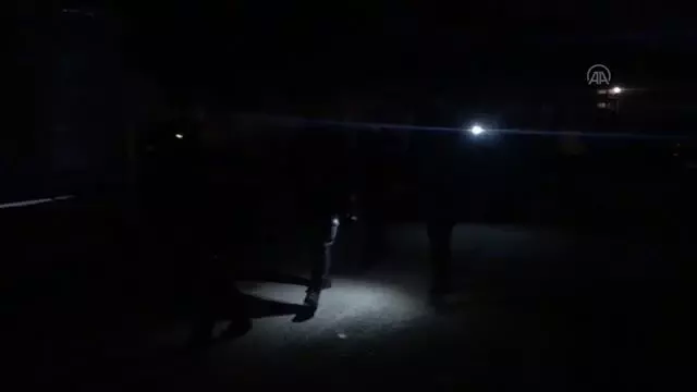 Son dakika haberi! İki aile arasında çıkan silahlı kavgada 3 kişi yaralandı Son dakika haberi! İki aile arasında çıkan silahlı kavgada 3 kişi yaralandı