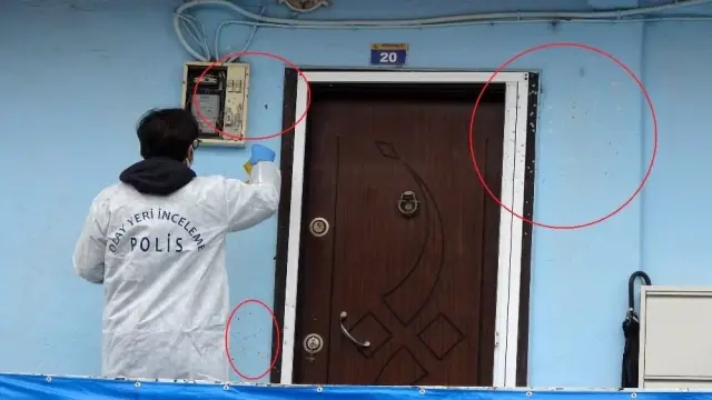 Kılıçlı saldırıda hastanelik olup baba evi kurşunlandı, saldırı anı güvenlik kamerasına yansıdı Kılıçlı saldırıda hastanelik olup baba evi kurşunlandı, saldırı anı güvenlik kamerasına yansıdı