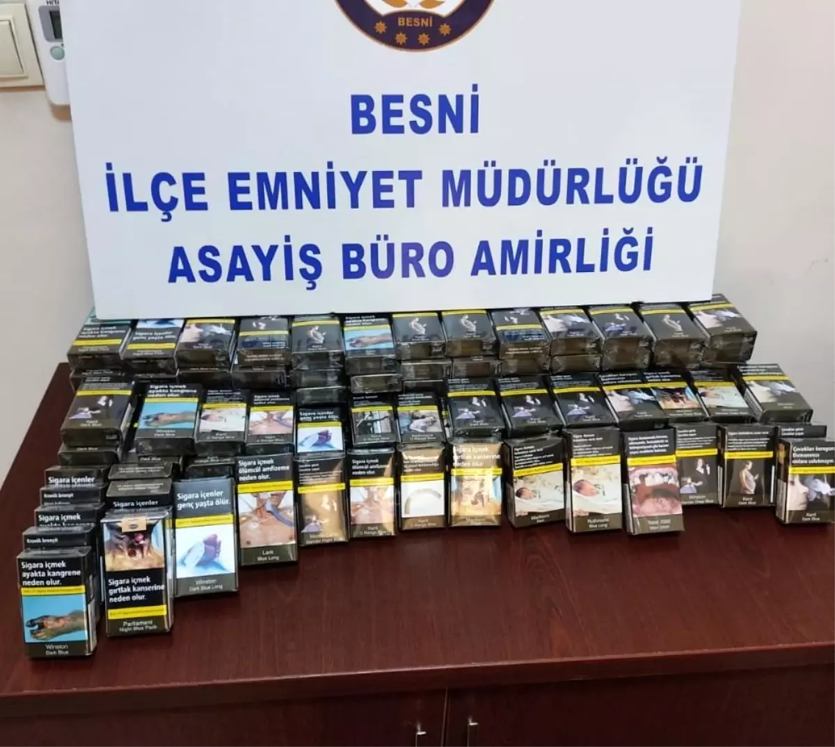 Marketten sigara çalan hırsızlar yakalandı 1 marketten sigara calan hirsizlar yakalandi 14010039 amp