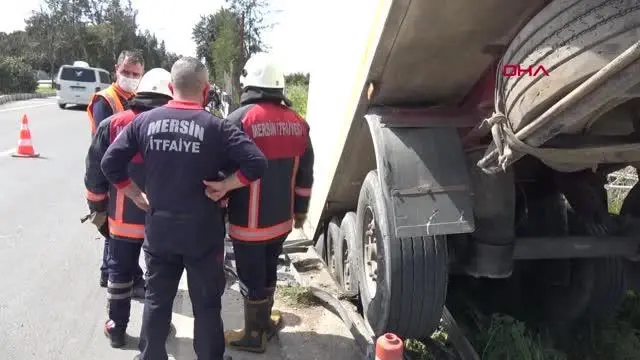 MERSİN Şoförünün direksiyon başında uyuduğu TIR köprüden düştü MERSİN Şoförünün direksiyon başında uyuduğu TIR köprüden düştü
