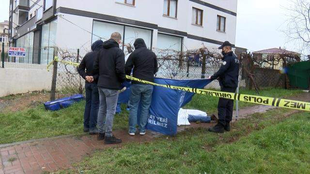 Pendik'te bir genç annesiyle görüşmesini istemediği kişiyi bıçaklayarak öldürdü