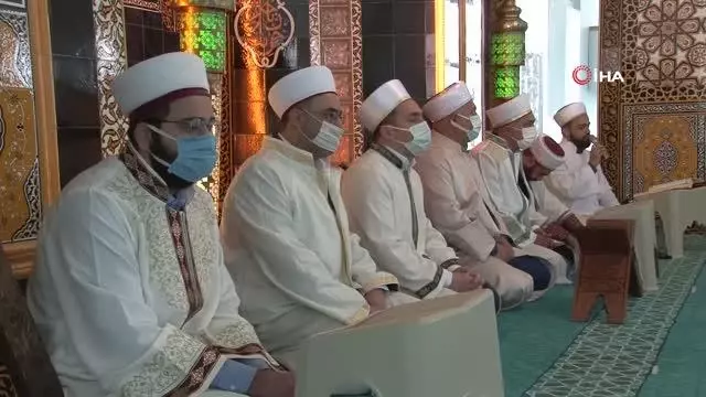 Şehitler ve İçişleri Bakanı Süleyman Soylu'nun vefat eden annesi Servet Soylu için Mevlid-i Şerif okundu Şehitler ve İçişleri Bakanı Süleyman Soylu'nun vefat eden annesi Servet Soylu için Mevlid-i Şerif okundu