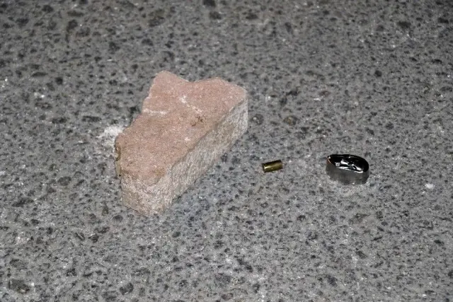 Sokak ortasında evsiz gence silahlı saldırı: 1 yaralı Sokak ortasında evsiz gence silahlı saldırı: 1 yaralı
