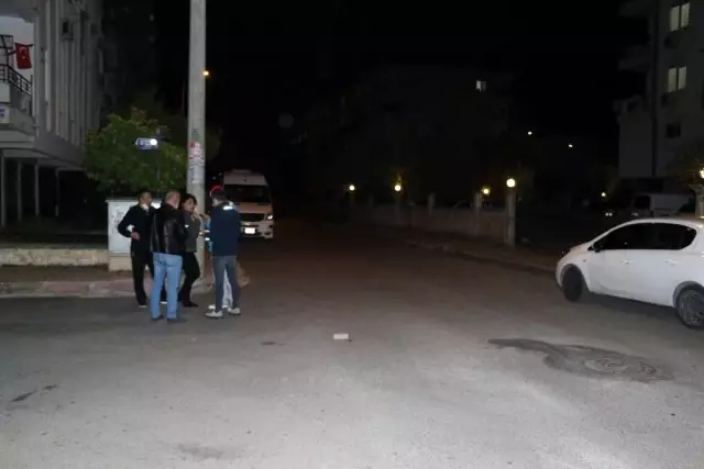 Sokak ortasında evsiz gence silahlı saldırı: 1 yaralı Sokak ortasında evsiz gence silahlı saldırı: 1 yaralı