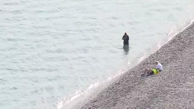 Sokağa çıkma kısıtlaması nedeniyle sessizlik hakim oldu Sokağa çıkma kısıtlaması nedeniyle sessizlik hakim oldu