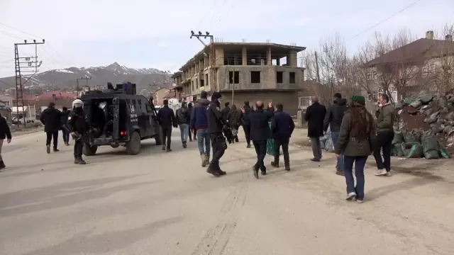 Yüksekova'da kısa süreliğine gerginlik Yüksekova'da kısa süreliğine gerginlik