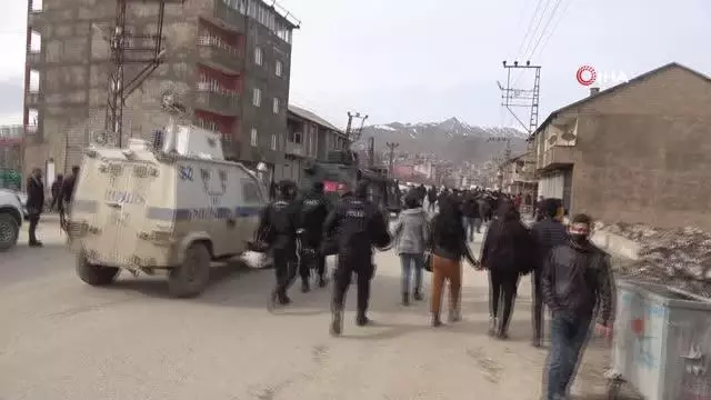 Yüksekova'da kısa süreliğine gerginlik Yüksekova'da kısa süreliğine gerginlik