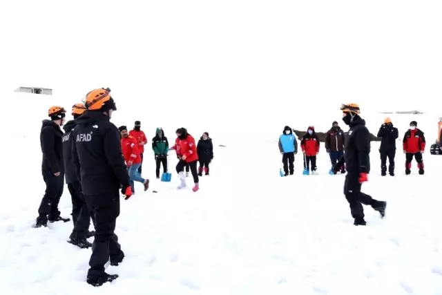 Ağrı'da AFAD'dan çığ tatbikatı Ağrı'da AFAD'dan çığ tatbikatı