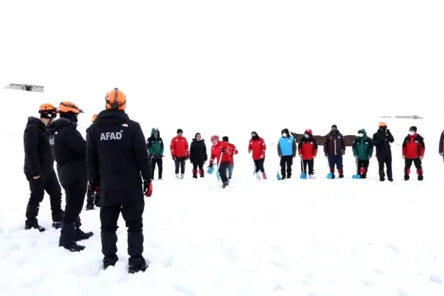 Ağrı'da AFAD'dan çığ tatbikatı Ağrı'da AFAD'dan çığ tatbikatı