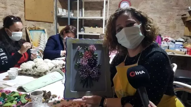 Atık malzemeleri sanat eserlerine dönüştürüyorlar