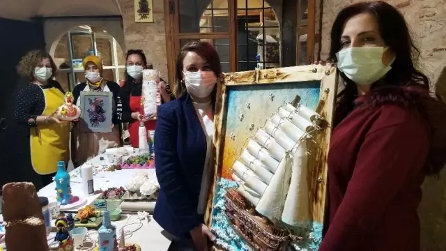 Atık malzemeleri sanat eserlerine dönüştürüyorlar