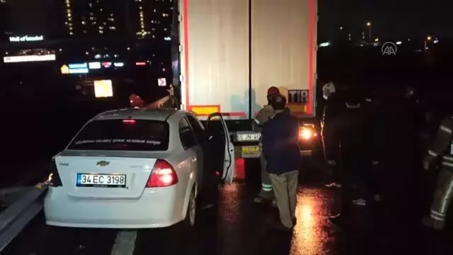 Son dakika haberleri: Bağcılar'da trafik kazasında 3 kişi yaralandı