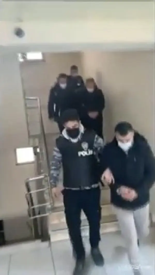 Son dakika haberi: BAHÇELİEVLER'DE 7 BİN 500 ATEŞ ÖLÇÜM CİHAZI ÇALAN 3 ŞÜPHELİ YAKALANDI Son dakika haberi: BAHÇELİEVLER'DE 7 BİN 500 ATEŞ ÖLÇÜM CİHAZI ÇALAN 3 ŞÜPHELİ YAKALANDI