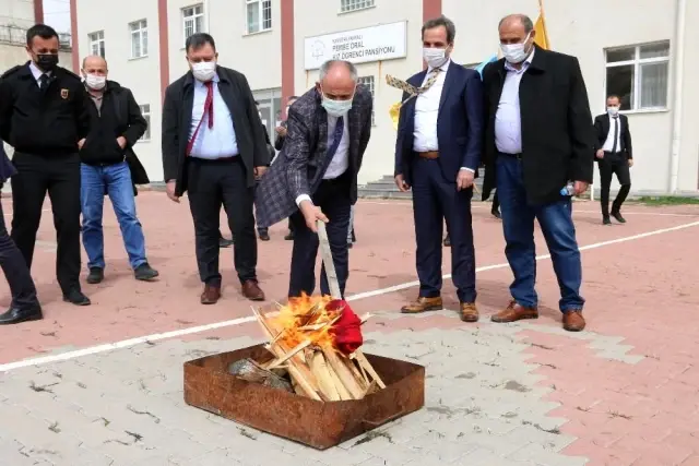 Başkan Esat Öztürk, Nevruz Bayramı ve Dünya Ormancılık Günü etkinliklerine katıldı Başkan Esat Öztürk, Nevruz Bayramı ve Dünya Ormancılık Günü etkinliklerine katıldı